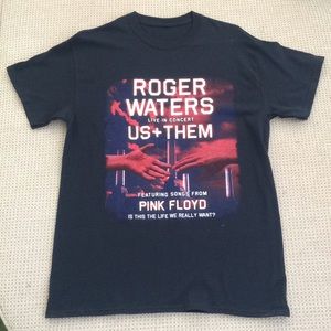 Roger Waters US + THEM 2017 Tour T-Shirt - Large